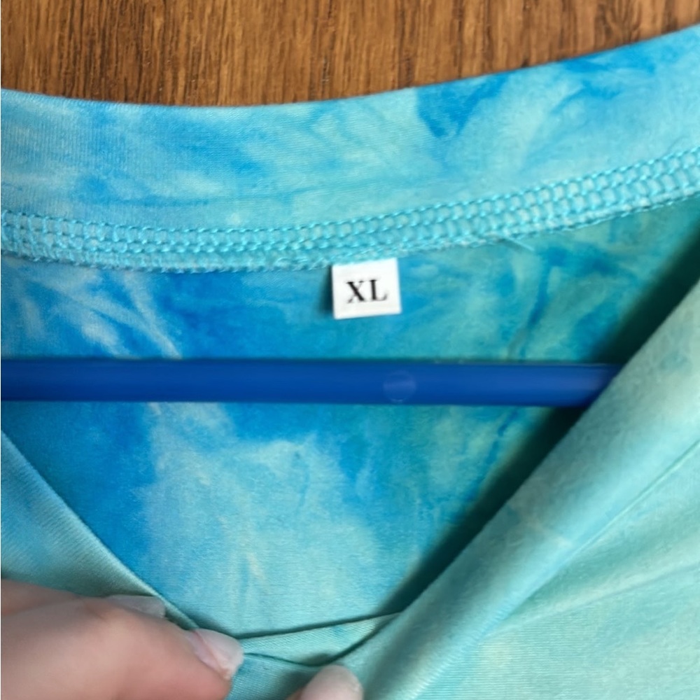 Cropped T-shirt - Picture 3 of 3